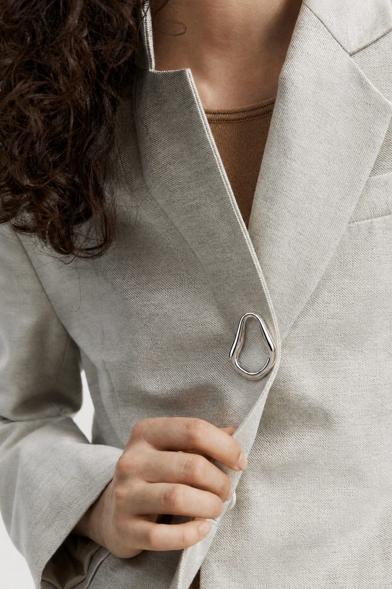 A brooch is this year’s trend that has made a comeback.